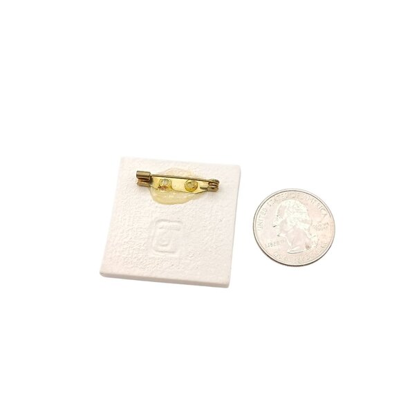 Vintage Gold Floral Ceramic Pin Brooch with Blue & White Design Artisan Signed - Picture 3 of 3